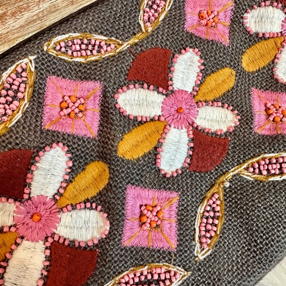 •NWT• chloe and lex charcoal stitched beaded/embroidered celebration clutch - Picture 3 of 12